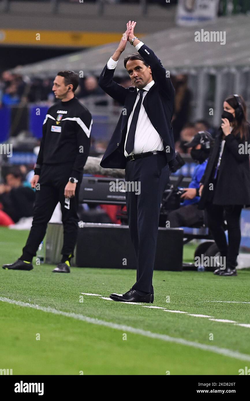 Coach Simone Inzaghi of F.C. Internazionale during the Coppa Italia Semi Final second Leg match between FC Internazionale and AC Milan at Stadio Giuseppe Meazza on 19 April, 2022 in Milan, Italy (Photo by Michele Maraviglia/NurPhoto) Stock Photo