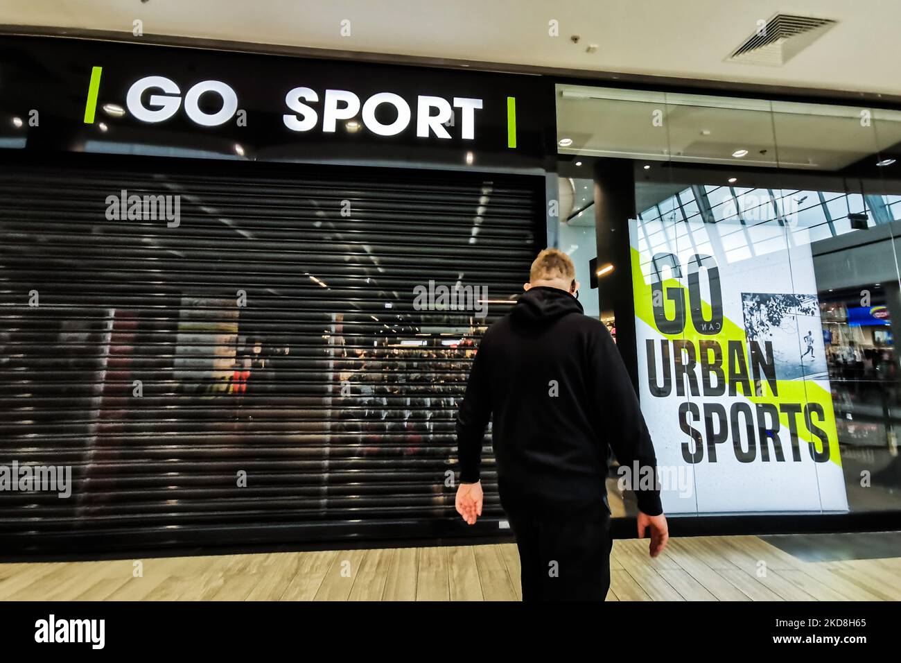 Go sport store hi-res stock photography and images - Alamy