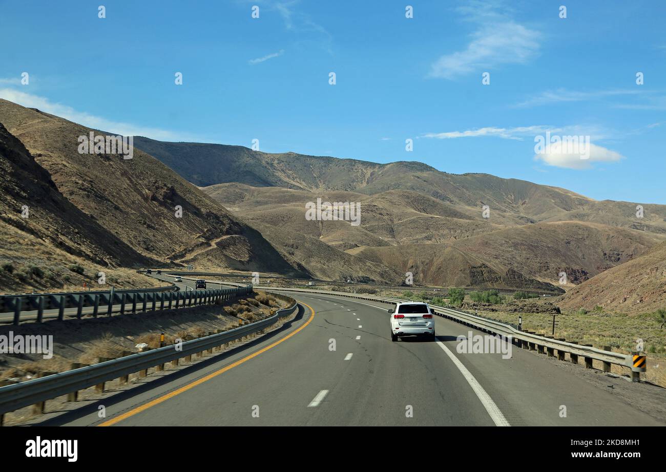 evanston-wyoming-and-the-three-sisters-mountains-on-interstate-80