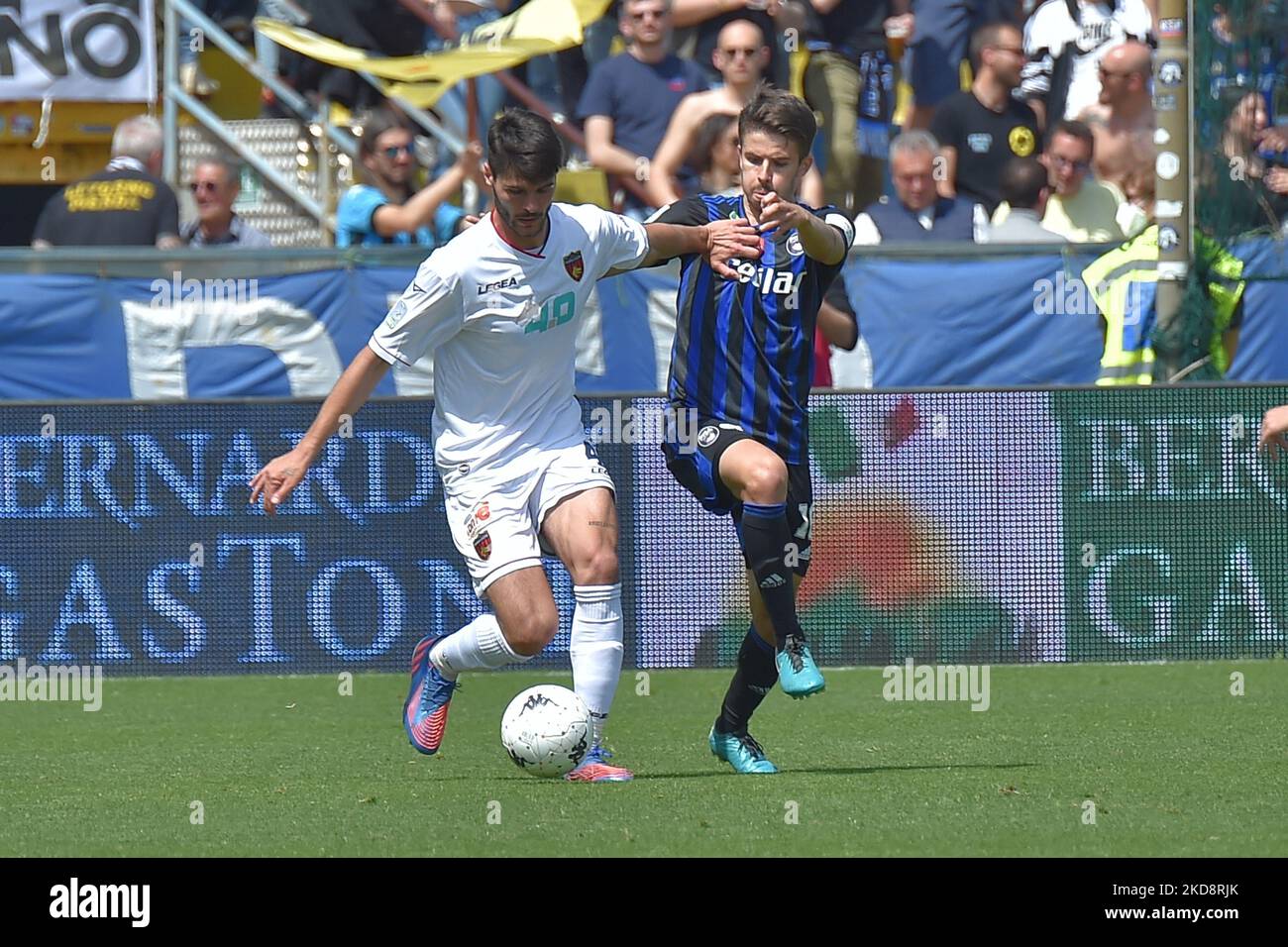 Daniele Liotti (Cosenza) after the goal of 1-1 during AC Pisa vs Cosenza  Calcio, Italian soccer Serie B match in Pisa, Italy, April 30 2022 Stock  Photo - Alamy