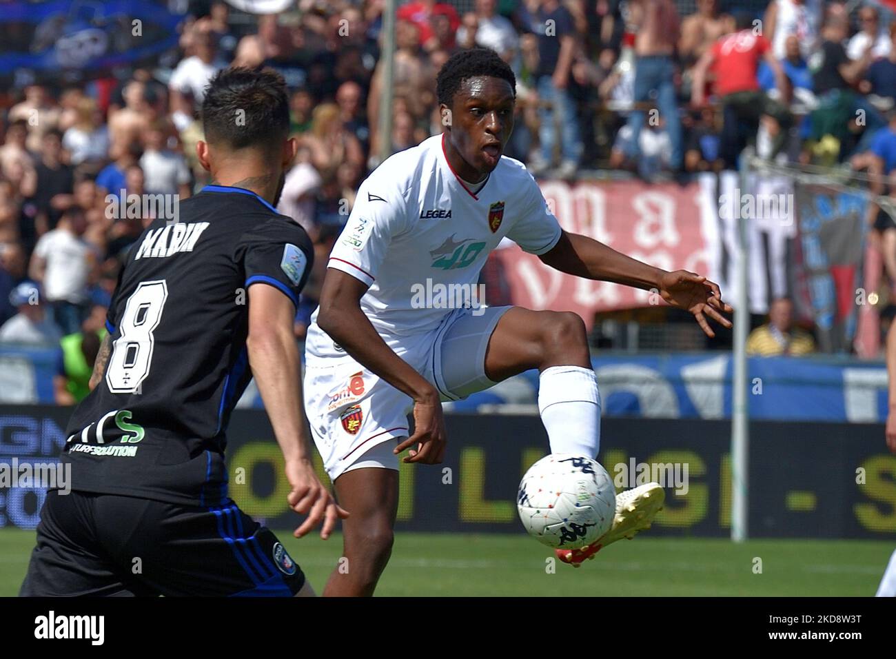 Daniele Liotti (Cosenza) after the goal of 1-1 during AC Pisa vs Cosenza  Calcio, Italian soccer Serie B match in Pisa, Italy, April 30 2022 Stock  Photo - Alamy