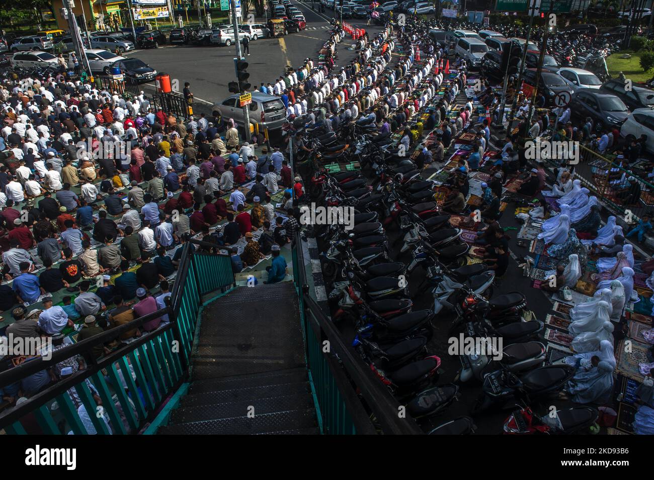 Believers seen prays to celebrate the Eid mubarak 1443 Hijri in Al-Mahsun Grand Mosque, Medan, Indonesia on May 02, 2022. (Photo by Sutanta Aditya/NurPhoto) Stock Photo