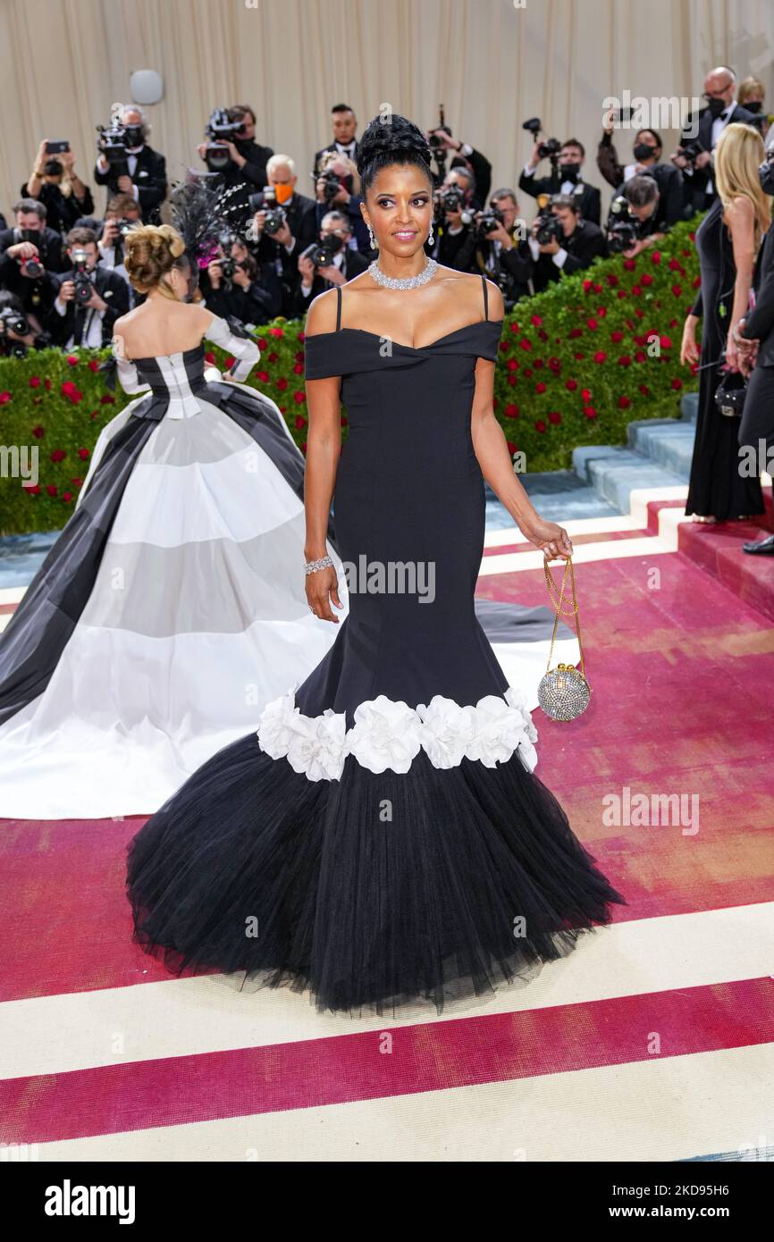 NEW YORK, NEW YORK - MAY 02: Renée Elise Goldsberry attend The 2022 Met Gala Celebrating 'In America: An Anthology of Fashion' at The Metropolitan Museum of Art on May 02, 2022 in New York City. (Photo by John Nacion/NurPhoto) Stock Photo