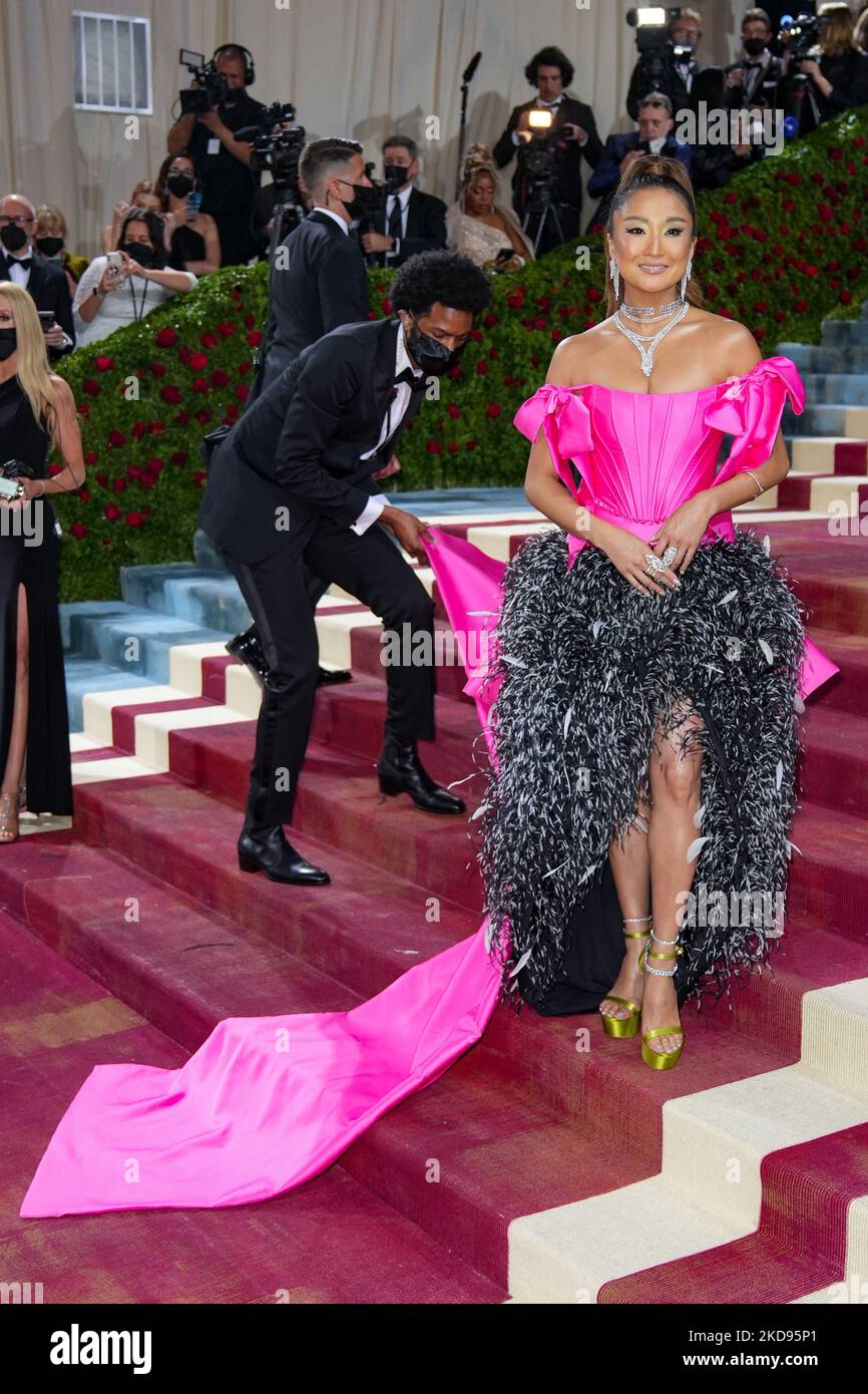 NEW YORK, NEW YORK MAY 02Ashley Park attend The 2022 Met Gala