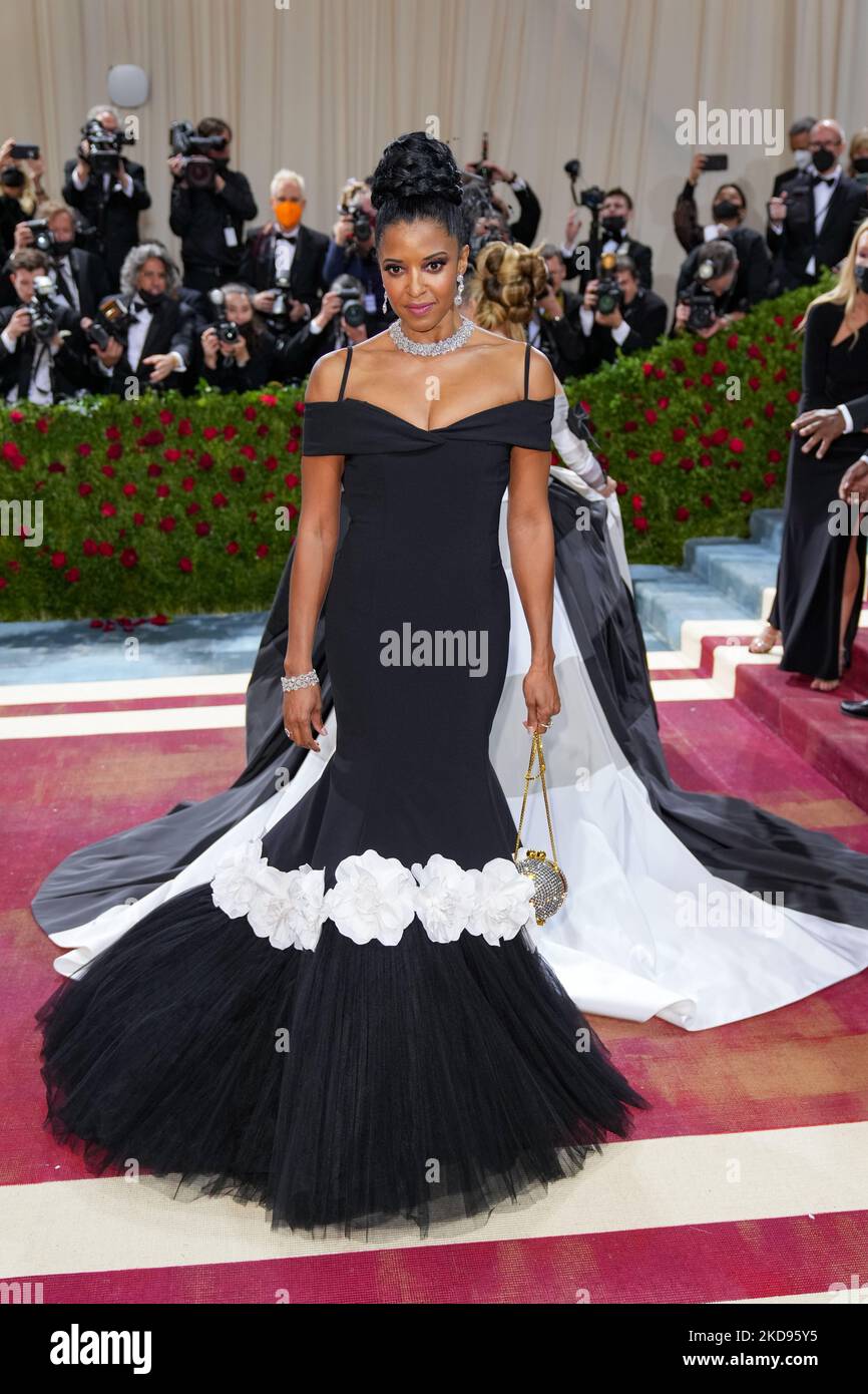 NEW YORK, NEW YORK - MAY 02: Renée Elise Goldsberry attend The 2022 Met Gala Celebrating 'In America: An Anthology of Fashion' at The Metropolitan Museum of Art on May 02, 2022 in New York City. (Photo by John Nacion/NurPhoto) Stock Photo