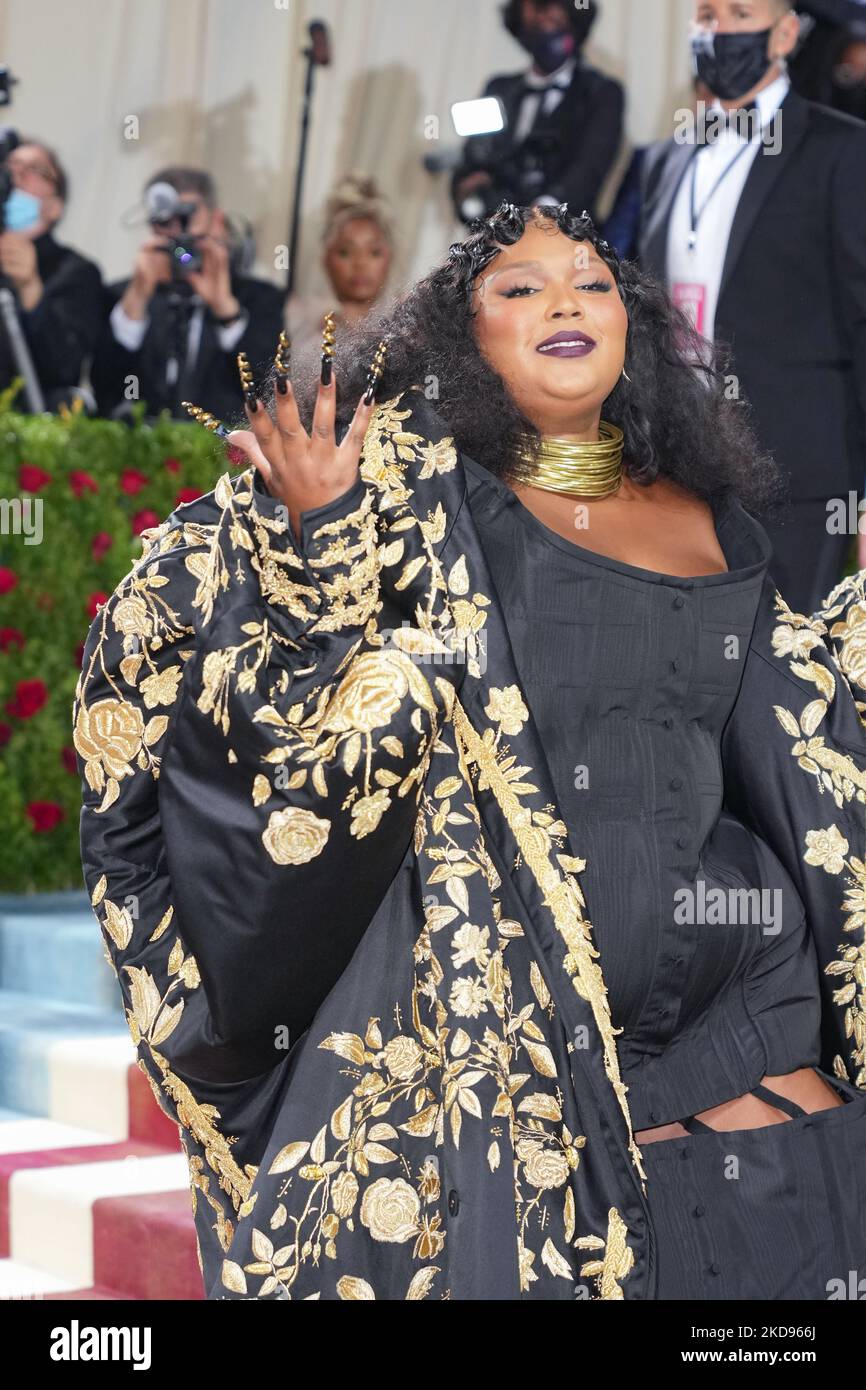 NEW YORK, NEW YORK MAY 02 Lizzo attend The 2022 Met Gala Celebrating