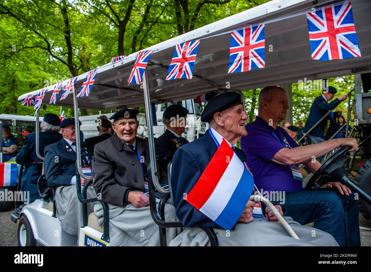 25 WWII British veterans were brought to Wageningen by the 'London Taxi Drivers' in their typical British black cabs to participate in the Liberation parade held again on May 5th, 2022. (Photo by Romy Arroyo Fernandez/NurPhoto) Stock Photo