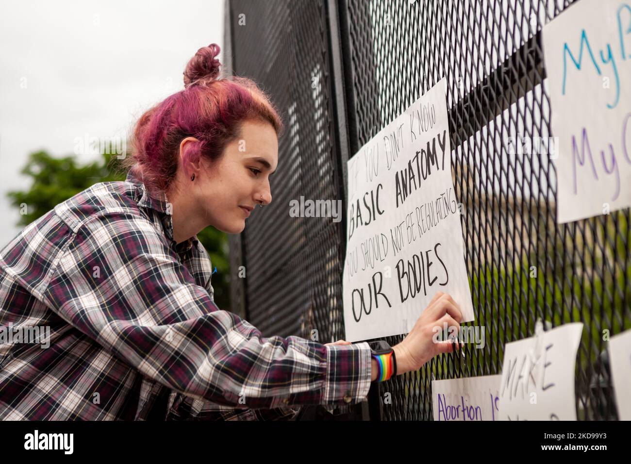 8 foot unscalable fence hires stock photography and images Alamy