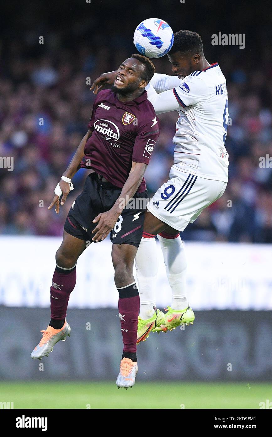 Lassana Coulibaly of US Salernitana 1919 and Keita Balde' of Cagliari  Calcio jump for the ball during the Serie A match between US Salernitana  1919 and Cagliari Calcio FC on May 8,, image size:867x1390