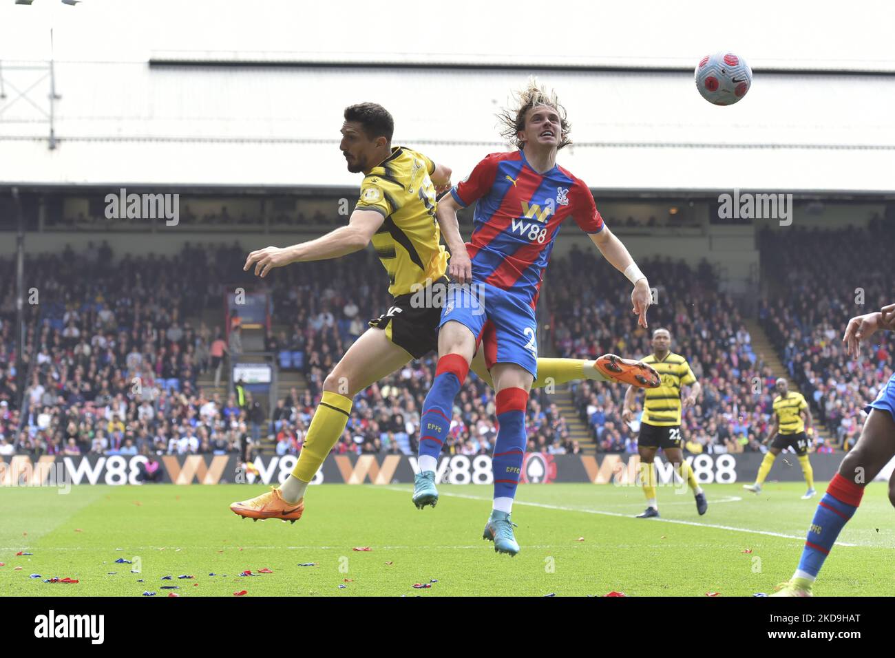 Craig Cathcart of Watford contests a header with Conor Gallagher of Crystal Palace during the Premier League match between Crystal Palace and Watford at Selhurst Park, London on Saturday 7th May 2022. (Photo by Ivan Yordanov/MI News/NurPhoto) Stock Photo