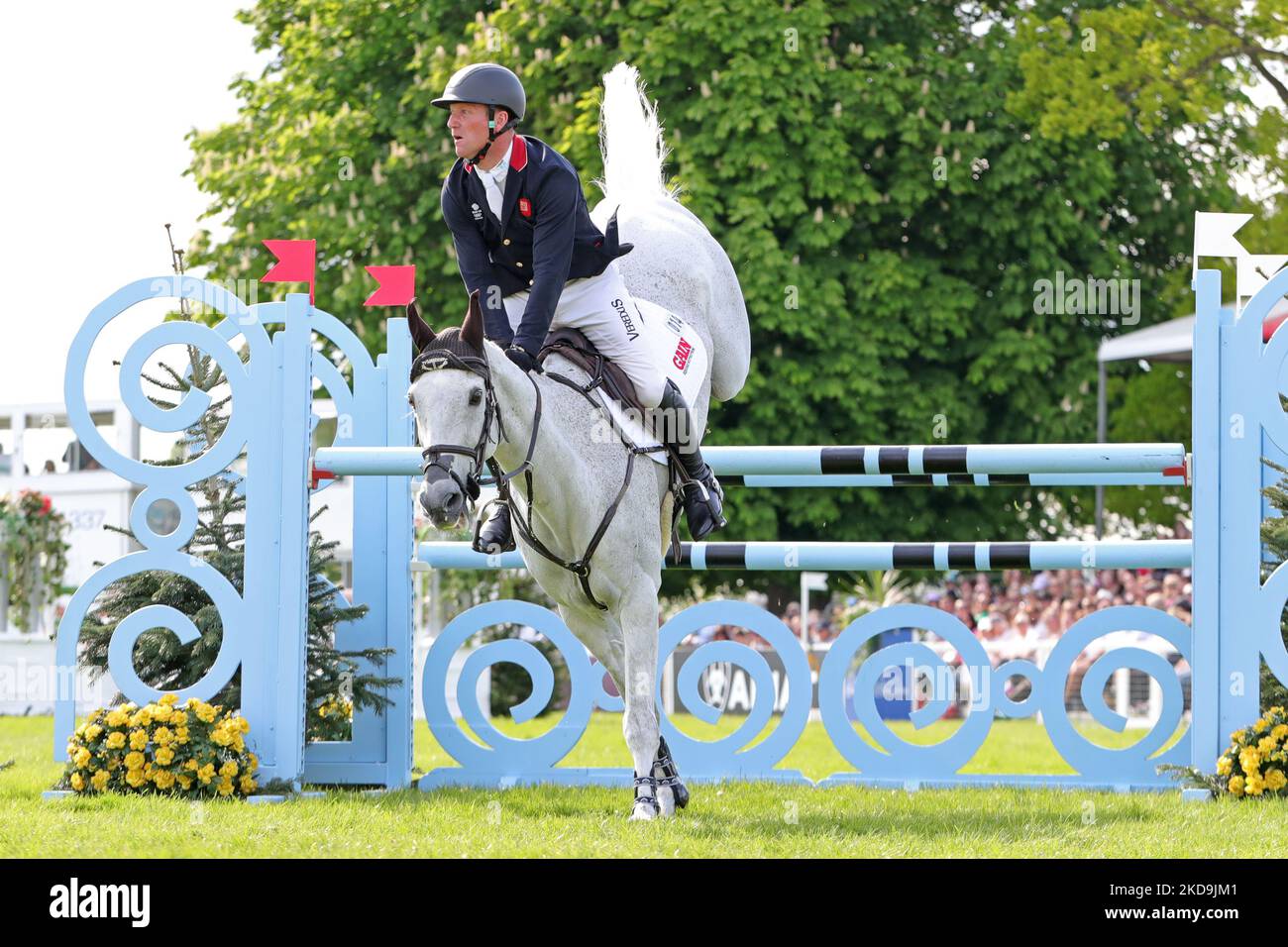 Oliver Townend riding Swallow Springs during the Show Jumping Event at Badminton Horse Trials, Badminton House, Badminton on Sunday 8th May 2022. (Photo by Jon Bromley/MI News/NurPhoto) Stock Photo