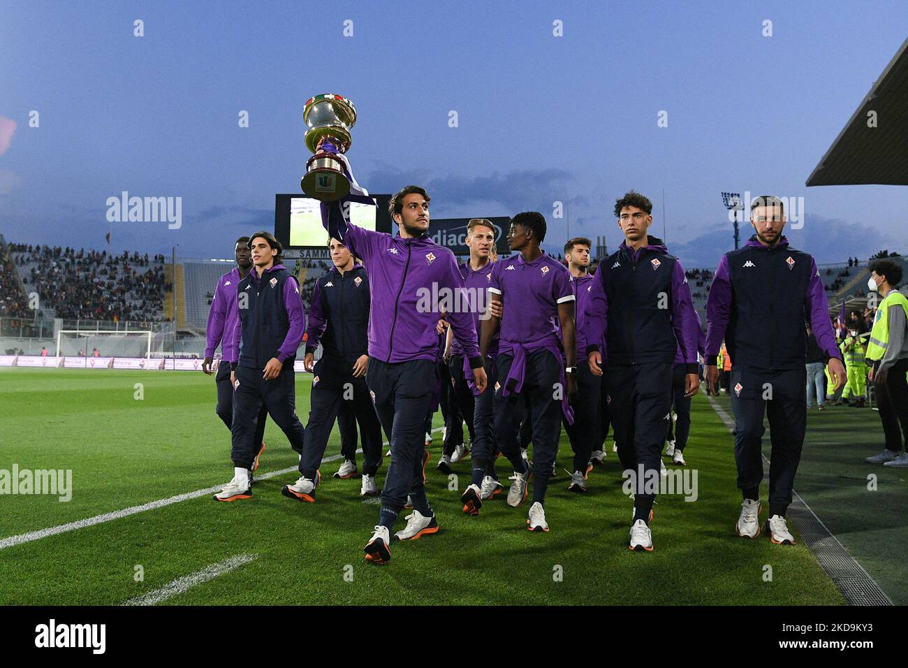 Players of ACF Fiorentina U19 pose with the italian cup trophy during the  Serie A match between ACF Fiorentina and AS Roma on May 9, 2022 in  Florence, Italy. (Photo by Giuseppe