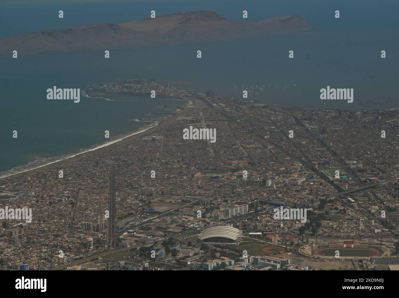 Aerial view of Lima and San Lorenzo Island from a SKY plane. On Tuesday, 05 April 2022, in Jorge Chavez International Airport, Lima, Peru. (Photo by Artur Widak/NurPhoto) Stock Photo