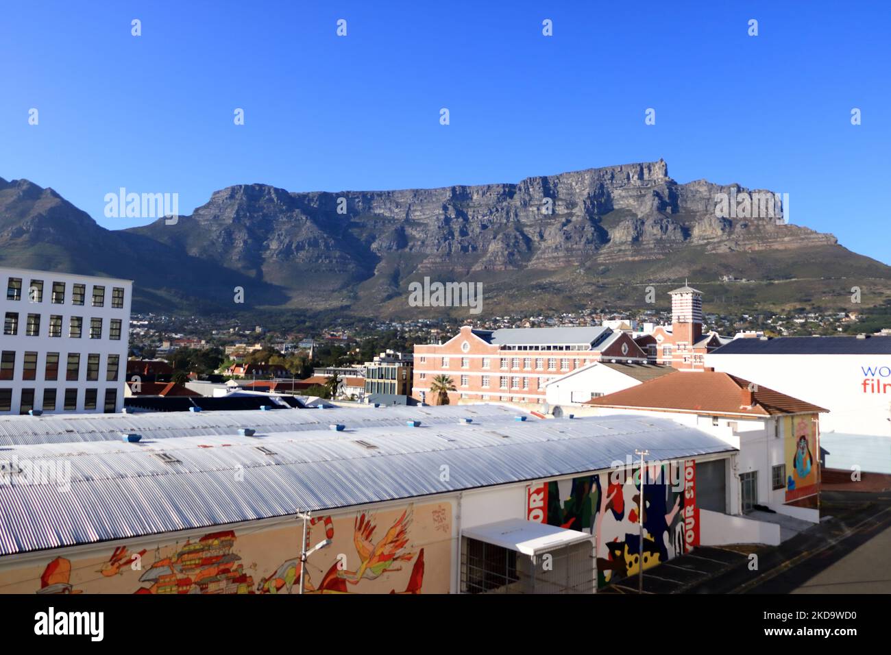 September 23 2022 - Cape Town in South Africa: Quayside street near Waterfront area and Table Mountain Stock Photo