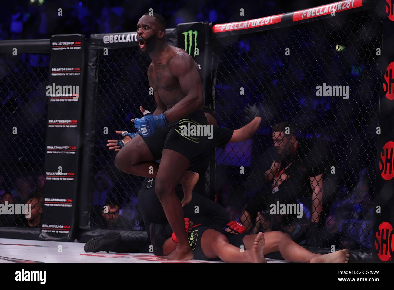 Fabian Edwards knocks out Lyoto Machida during the Bellator 281: MVP vs. Storley event at the SSE Arena, Wembley, London on Friday 13th May 2022. (Photo by Pat Scaasi/MI News/NurPhoto) Stock Photo