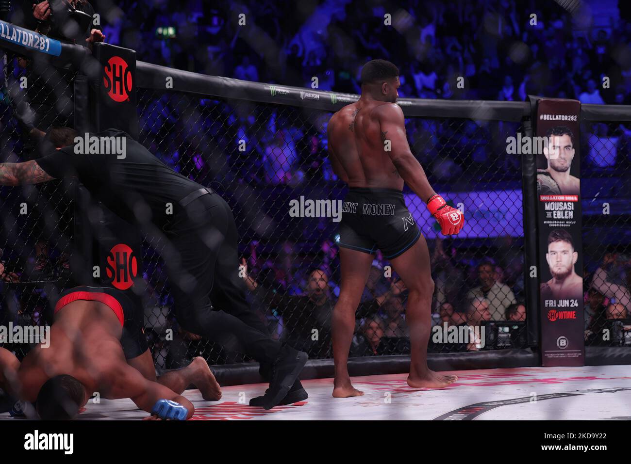 Paul Daley knocks out Wendell Giacomo during the Bellator 281: MVP vs. Storley event at the SSE Arena, Wembley, London on Friday 13th May 2022. (Photo by Pat Scaasi/MI News/NurPhoto) Stock Photo
