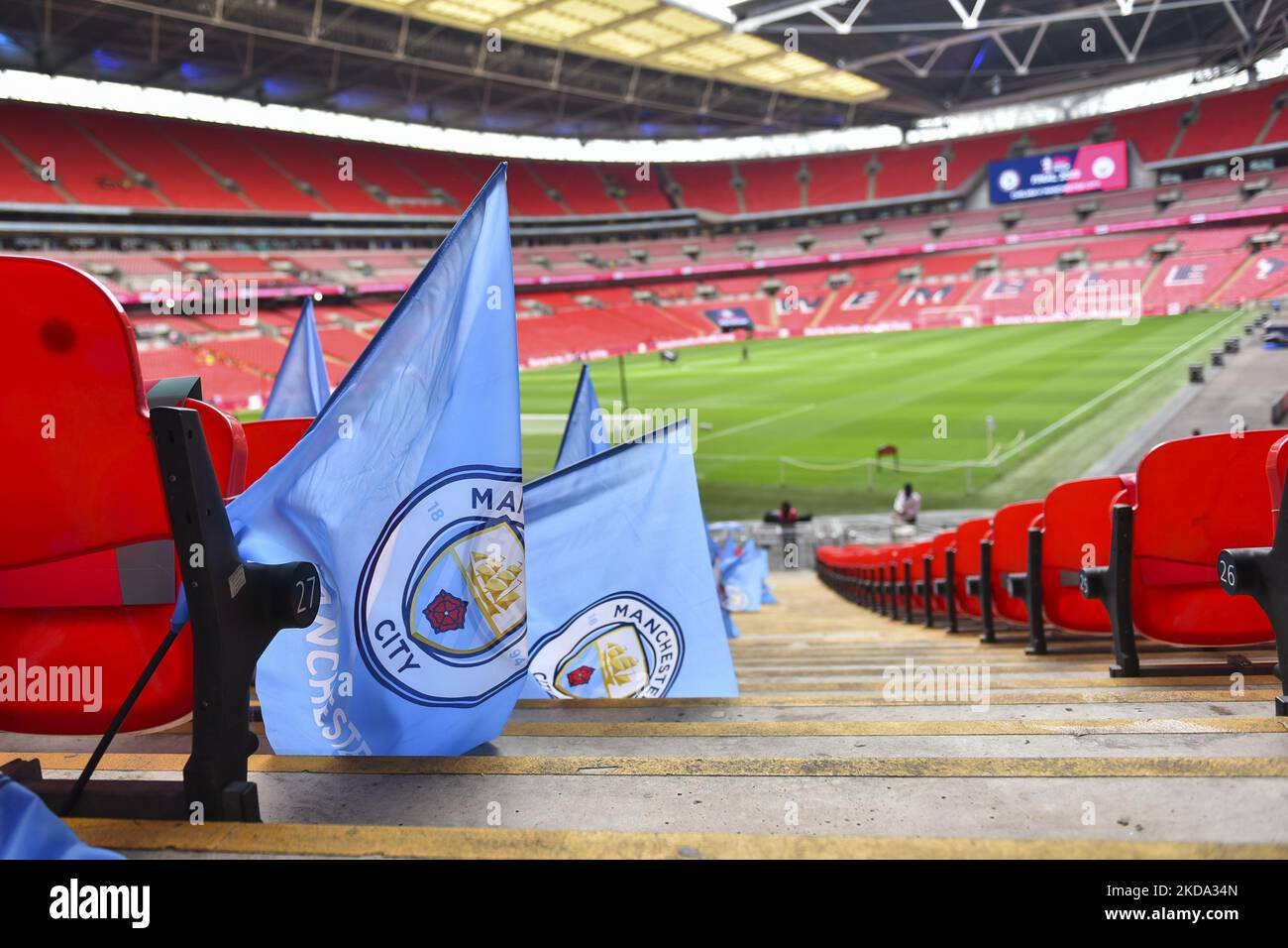 Wembley nfl flags hi-res stock photography and images - Alamy