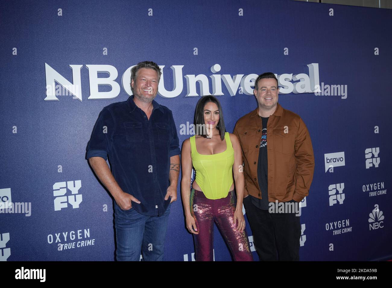 NEW YORK, NEW YORK - MAY 16: (L-R) Blake Shelton, Nikki Bella and