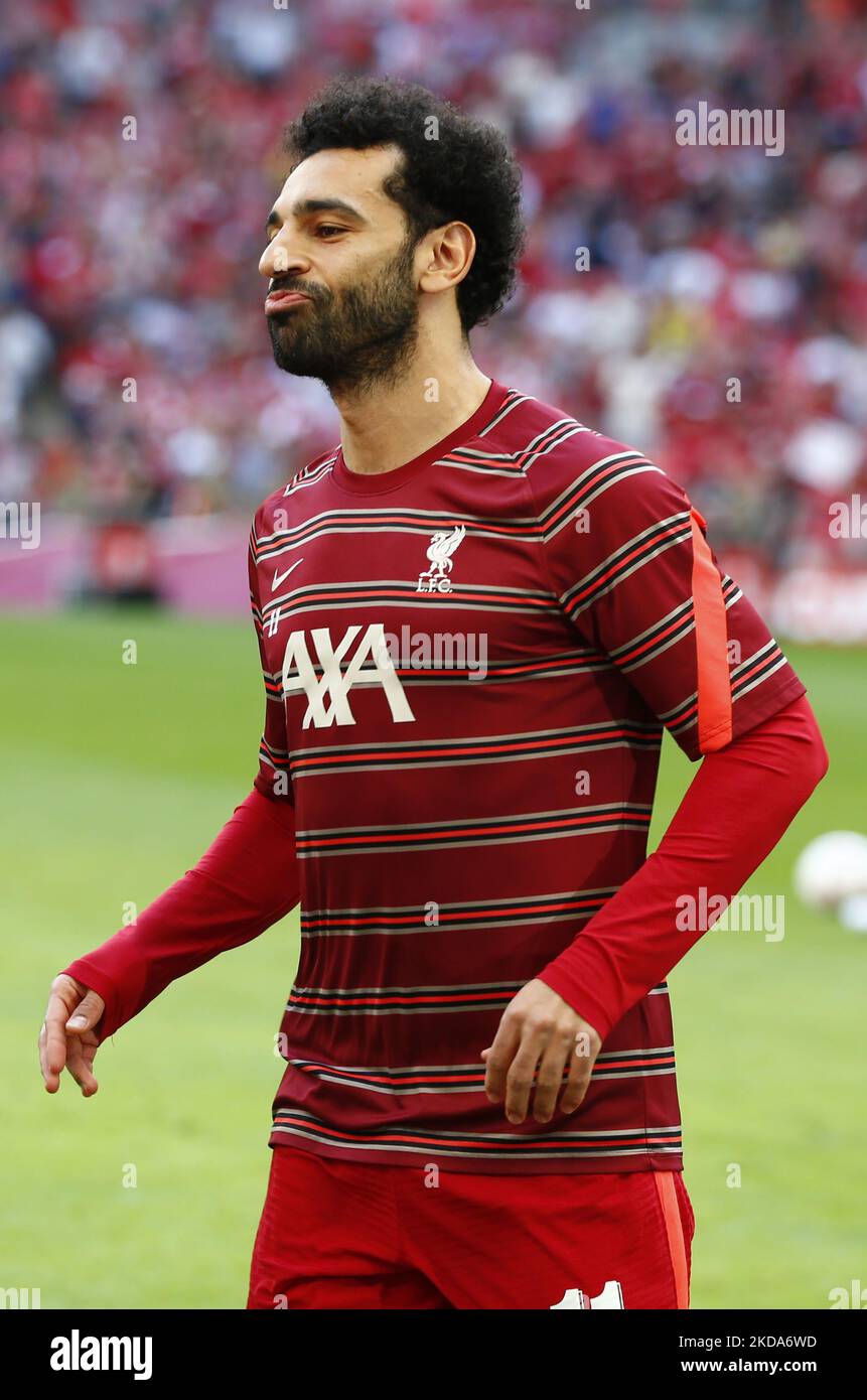 Mohamed salah jersey hi-res stock photography and images - Alamy