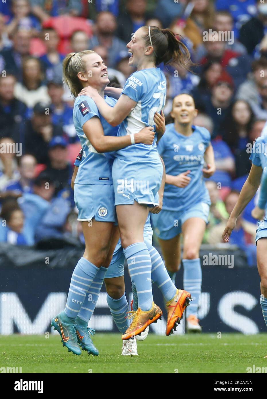 LONDON, ENGLAND - MAY 15:Lauren Hemp of Manchester City WFC celebrate her goal with Keira Walsh of Manchester City WFC during Women's FA Cup Final between Chelsea Women and Manchester City Women at Wembley Stadium , London, UK 15th May , 2022 (Photo by Action Foto Sport/NurPhoto) Stock Photo