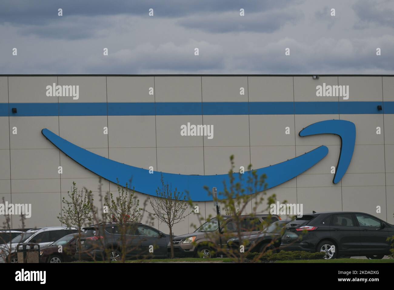 Jeff bezos amazon warehouse hires stock photography and images Alamy