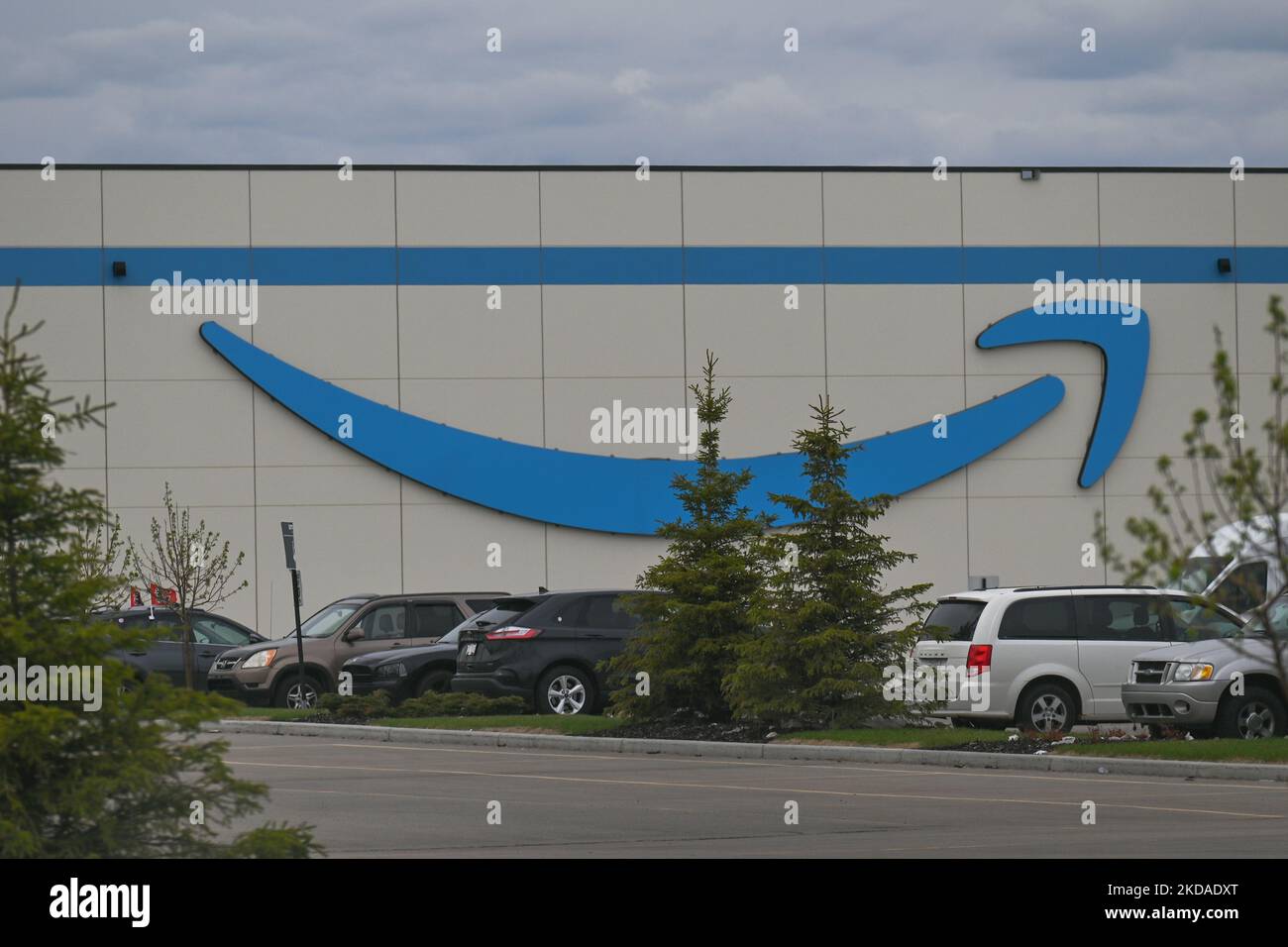Amazon logo at the front of Amazon Fulfillment Services DYB3 in Nisku