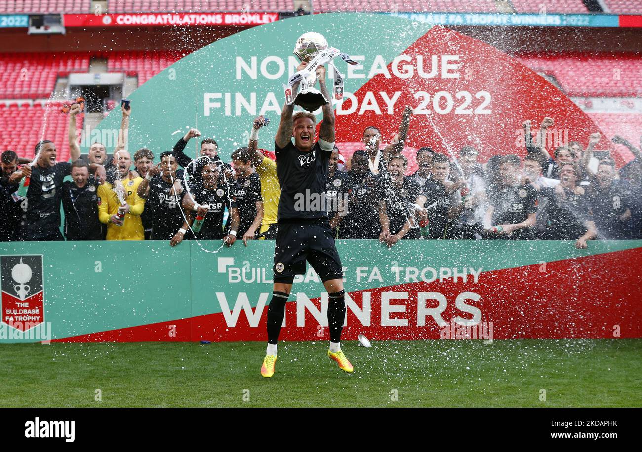 LONDON, ENGLAND MAY 22 Byron ster lift the FA Trophy after The