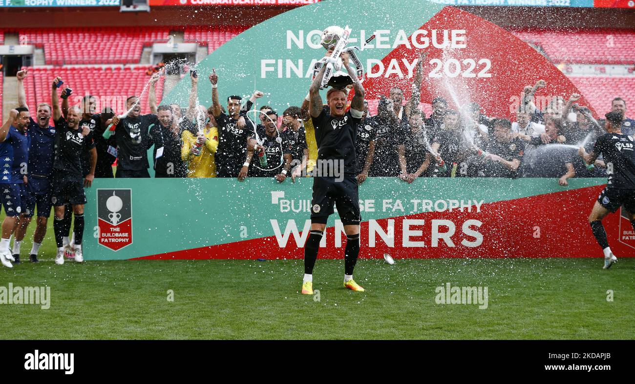 LONDON, ENGLAND - MAY 22: Byron Webster lift the FA Trophy after The ...