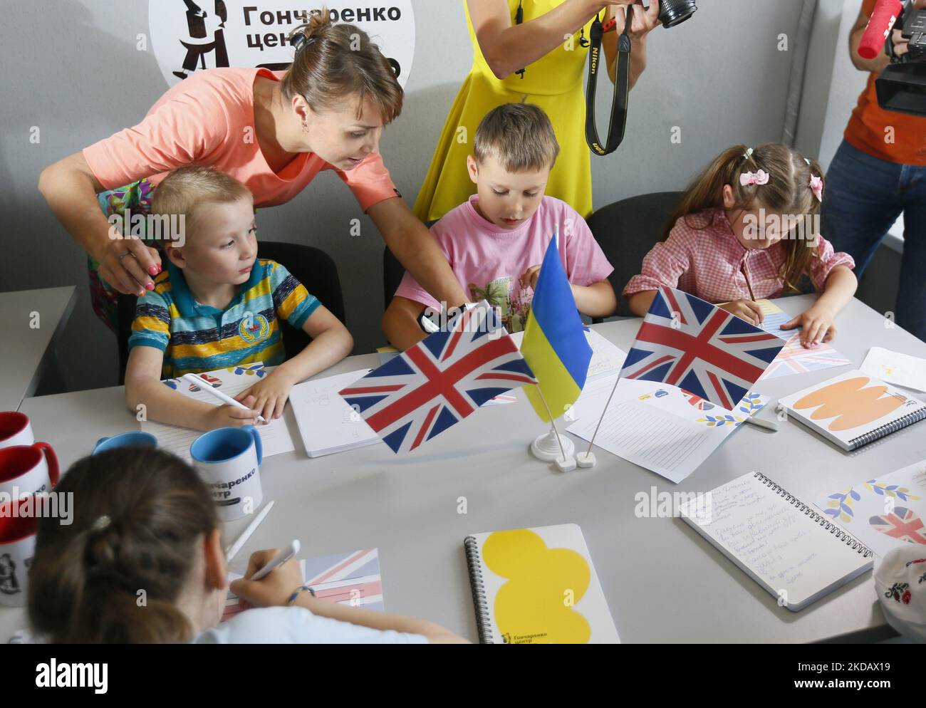 Ukraine's children write their response to Britain's PM Boris Johnson letter and express their gratitude for the support of Ukraine amid Russian invasion in Ukraine, in Odesa, Ukraine on 25 May 2022. Britain's Prime Minister Boris Johnson has written a letter of support to Ukrainian children, where named them as role models for children and adults everywhere, as media informed. (Photo by STR/NurPhoto) Stock Photo