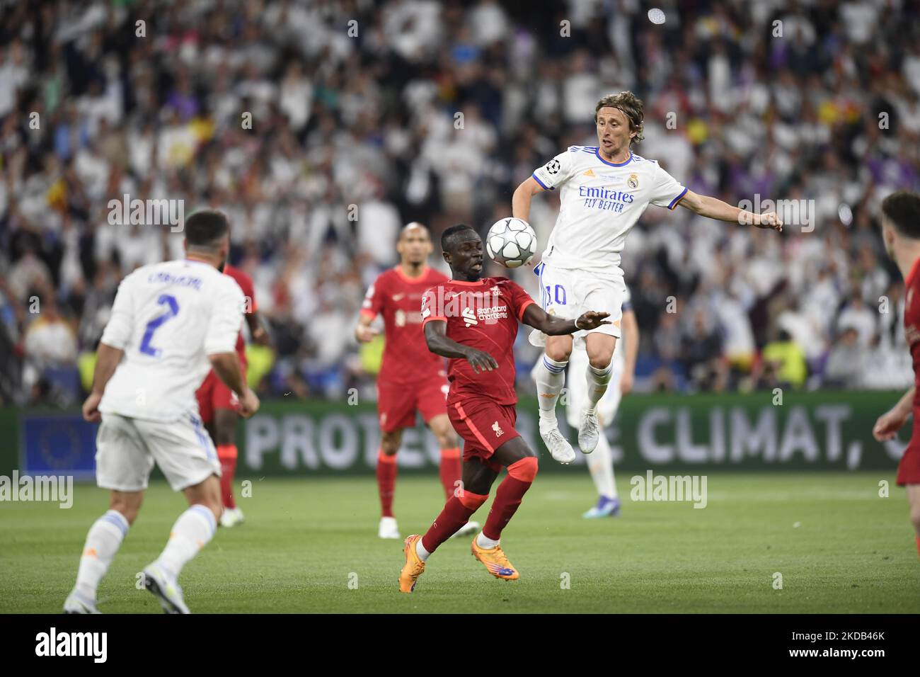 Luka Modric of Real Madrid,Sadio Mane of Liverpool during the UEFA Champions League final match between Liverpool FC and Real Madrid at Stade de France on May 28, 2022 in Paris, France. (Photo by Jose Breton/Pics Action/NurPhoto) Stock Photo