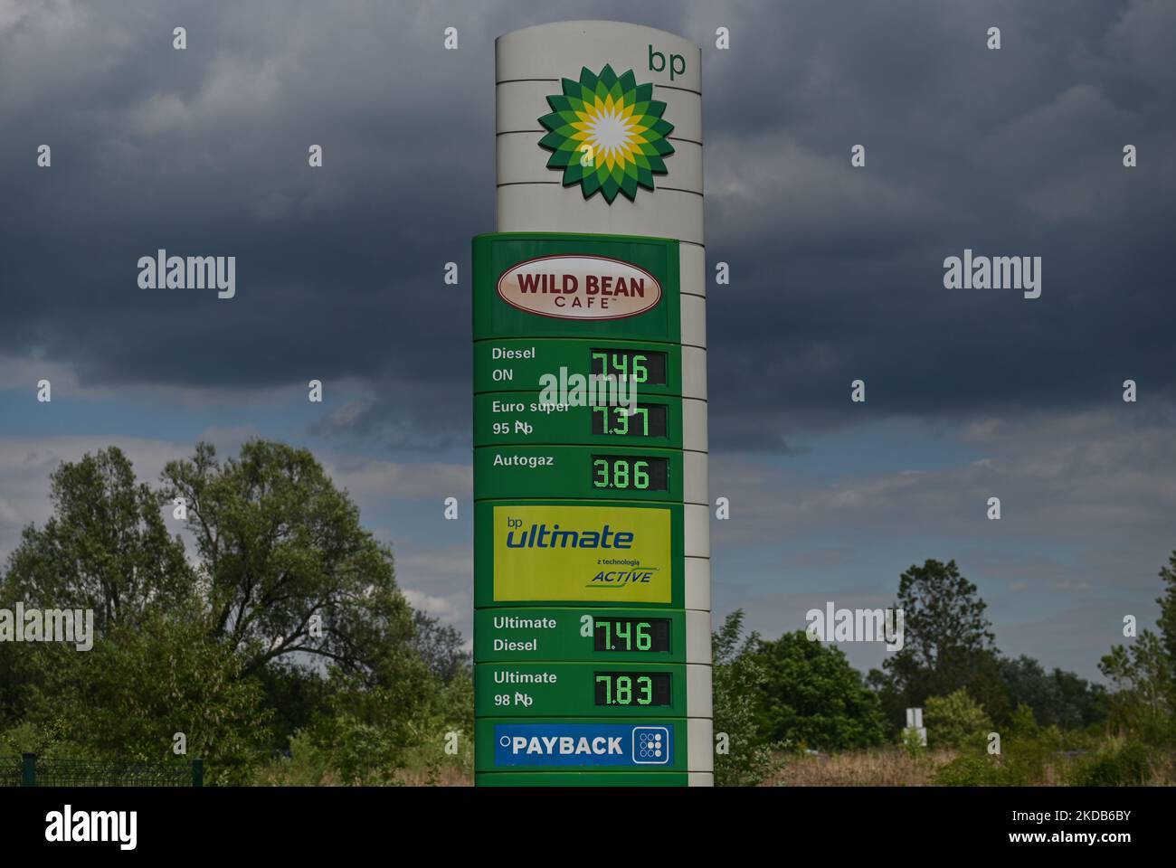 Gazoline station hires stock photography and images Alamy