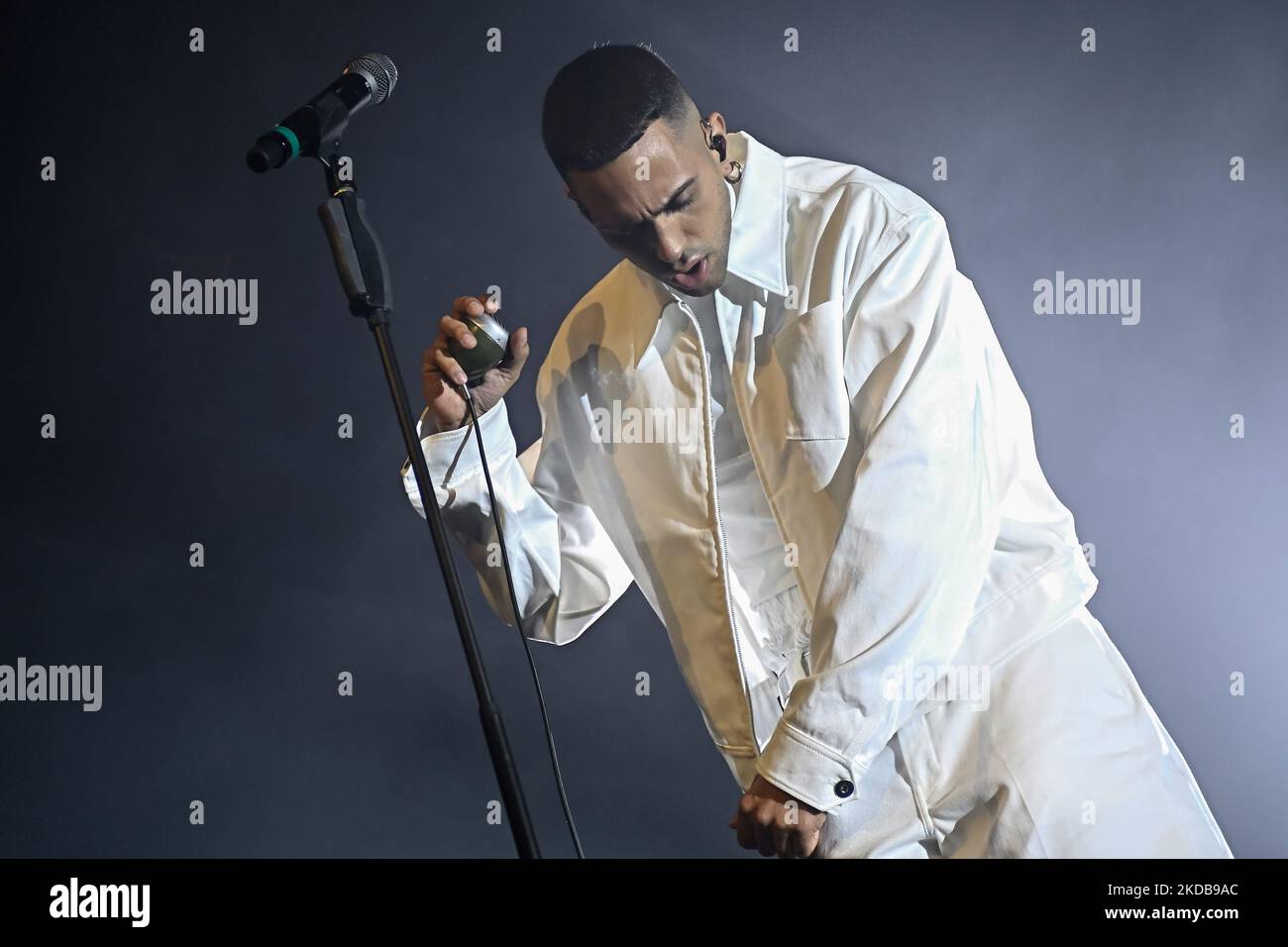 Mahmood singing on stage during the Italian singer Music Concert Mahmood - Ghettolimpo Tour 2022 on May 30, 2022 at the Alcatraz in Milan, Italy (Photo by Samantha Palazzini/LiveMedia/NurPhoto) Stock Photo