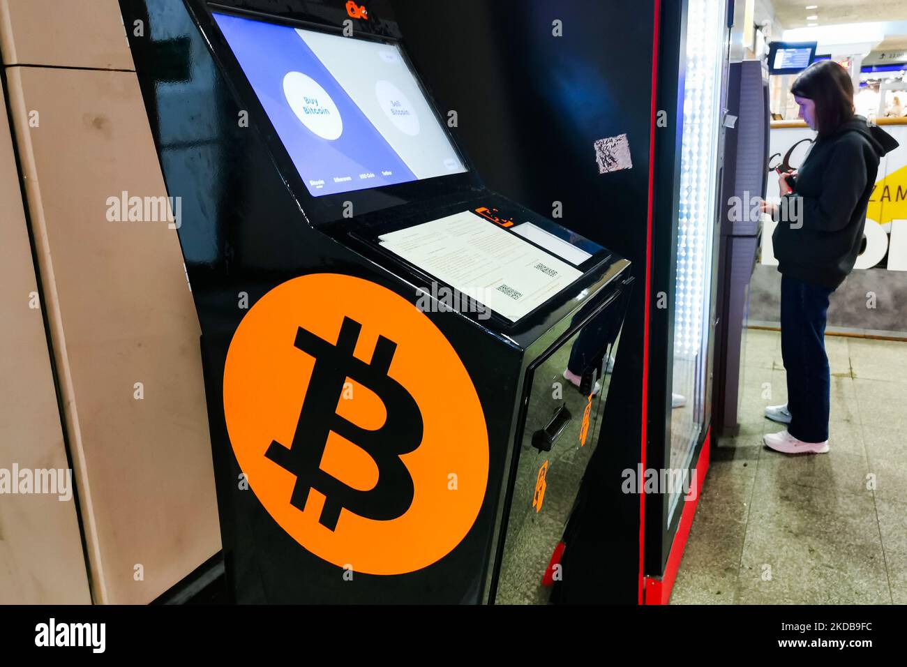 Cryptocurrency atm hi-res stock photography and images - Alamy