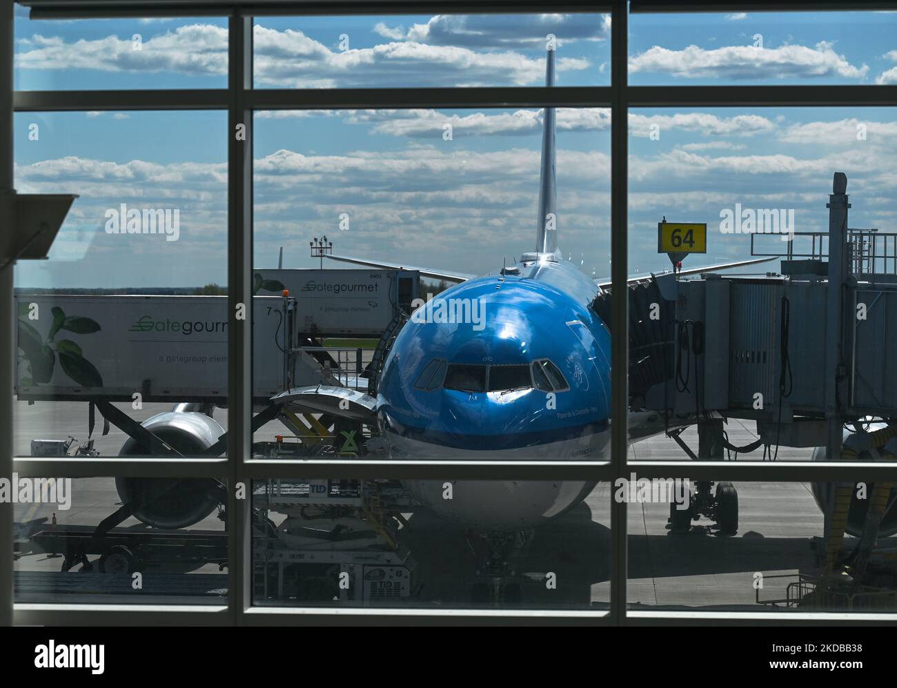 KLM plane at Edmonton International Airport. On Sunday, May 22, 2022, in Edmonton International Airport, Edmonton, Alberta, Canada. (Photo by Artur Widak/NurPhoto) Stock Photo
