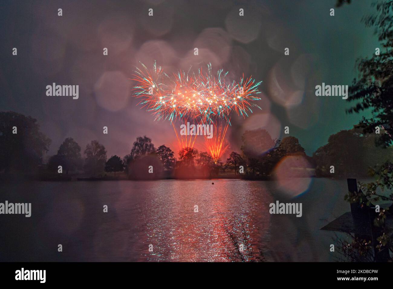 Tunbridge Wells, Kent, England. 05 November 2022. Despite all other firework shows being cancelled due to high winds and driving rain, the Round Table Charity Fireworks display in Dunorlan Park, Royal Tunbridge Wells went ahead in terrible weather. ©Sarah Mott / Alamy Live News. Stock Photo
