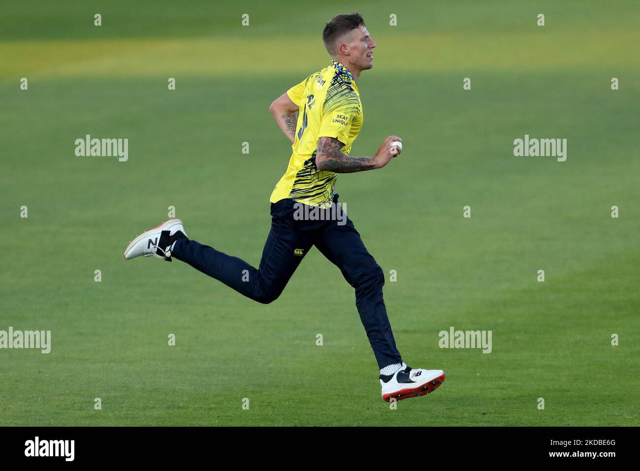 JUN 1st Brydon Carse of Durham bowling during the Vitality T20 Blast match between Durham County Cricket Club and Worcestershire at the Seat Unique Riverside, Chester le Street on Wednesday 1st June 2022. (Photo by Mark Fletcher /MI News/NurPhoto) Stock Photo