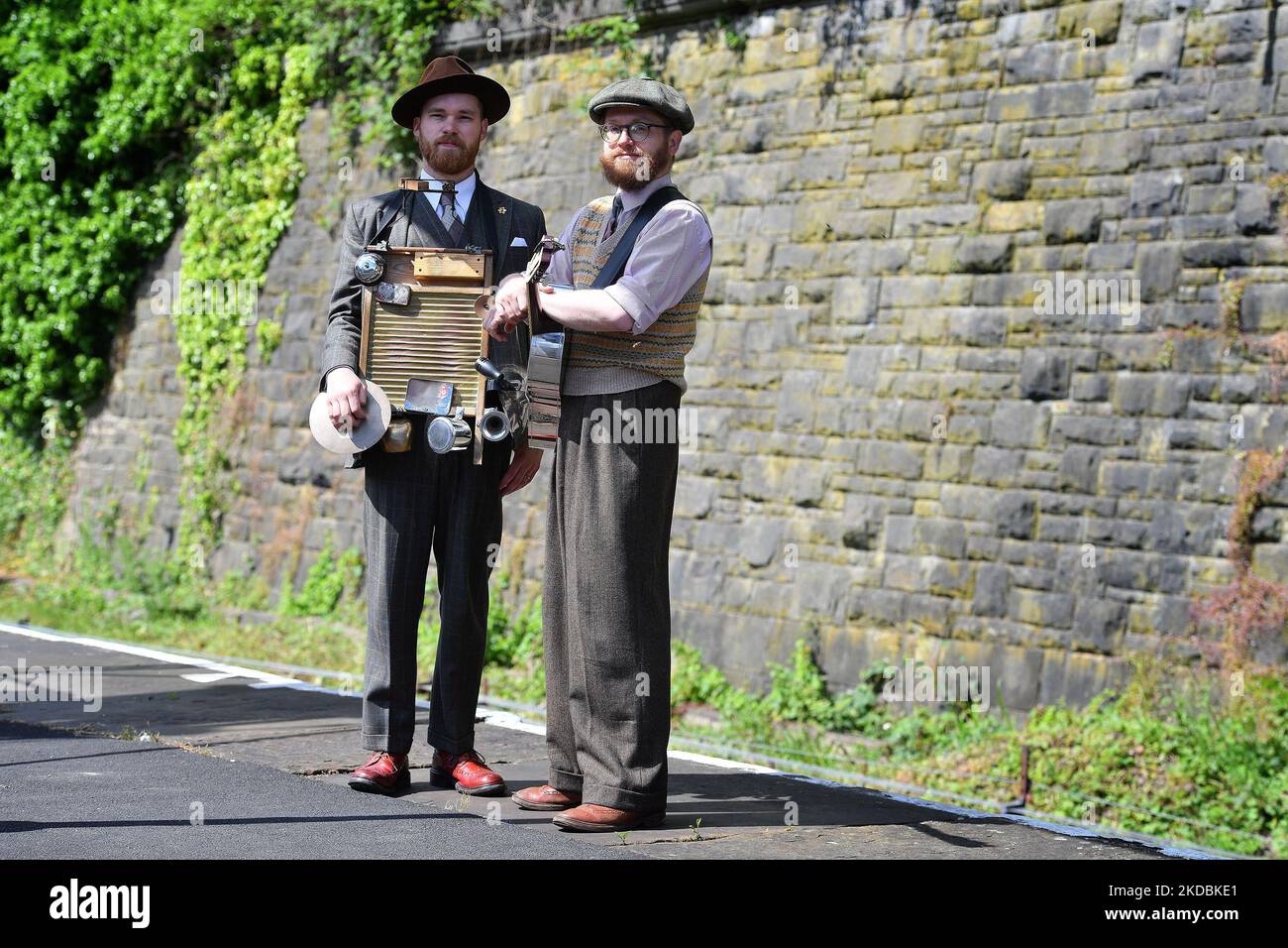 Entertainers The Washboard Resonators enjoy the weekend on the East