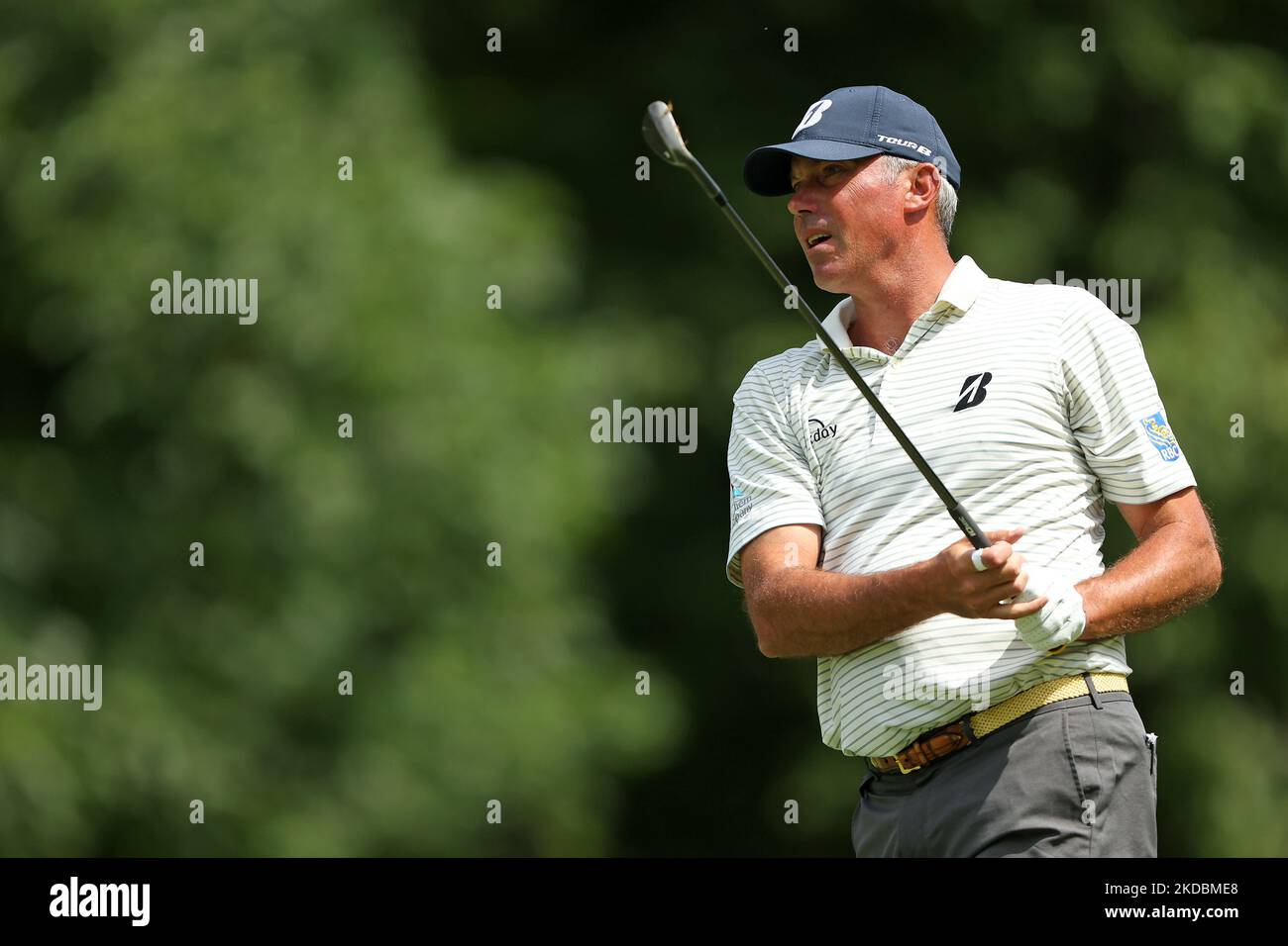 Matt Kuchar of the USA follows his fairway shot on the 8th hole during the final round of The Memorial Tournament presented by Workday at Muirfield Village Golf Club in Dublin, Ohio, USA on Sunday, June 5, 2022. (Photo by Jorge Lemus/NurPhoto) Stock Photo