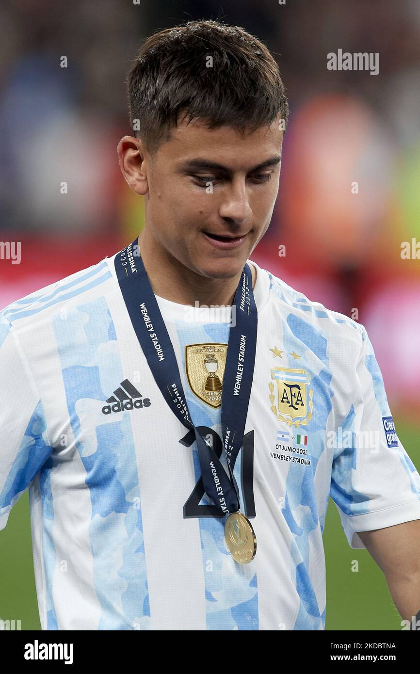 Paulo Dybala (Juventus) of Argentina acelebrates victory after the Finalissima 2022 match between Argentina and Italy at Wembley Stadium on June 1, 2022 in London, England. (Photo by Jose Breton/Pics Action/NurPhoto) Stock Photo