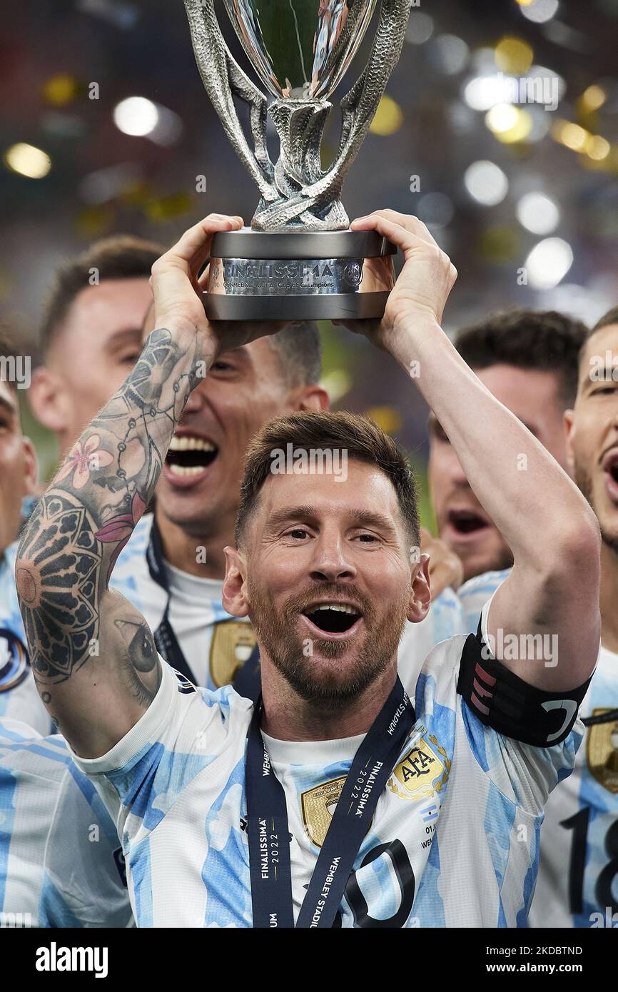 Lionel Messi (Paris SaintGermain) of Argentina lifts the trophy after