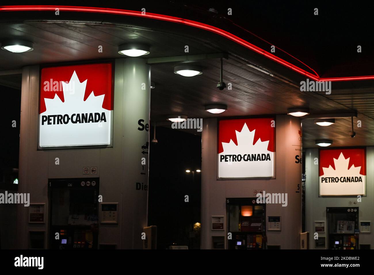 Petro canada logos hires stock photography and images Alamy