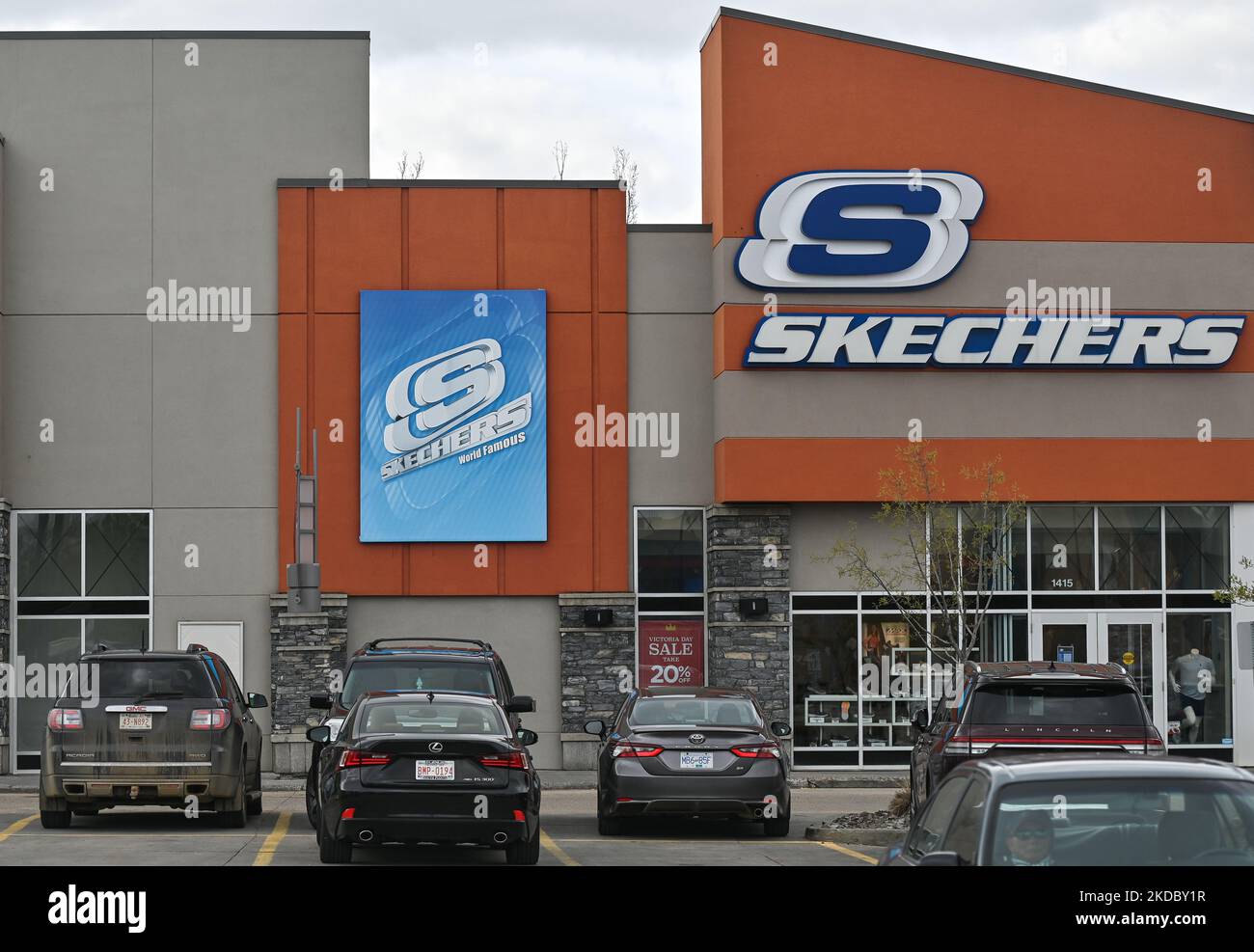 Skechers store logo hi-res stock photography and images - Alamy