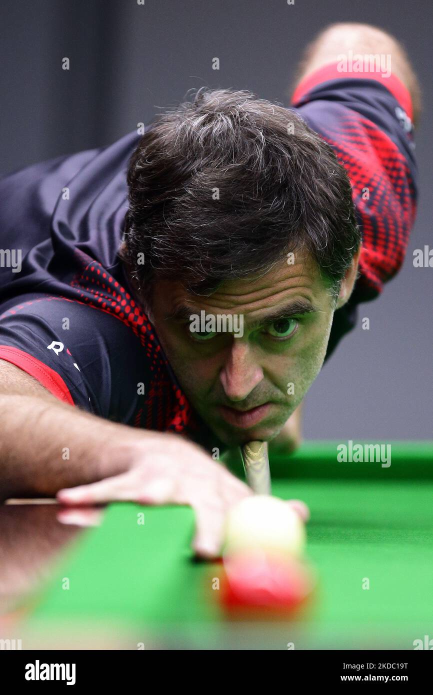 Sport snooker action ronnie osullivan hi-res stock photography and images