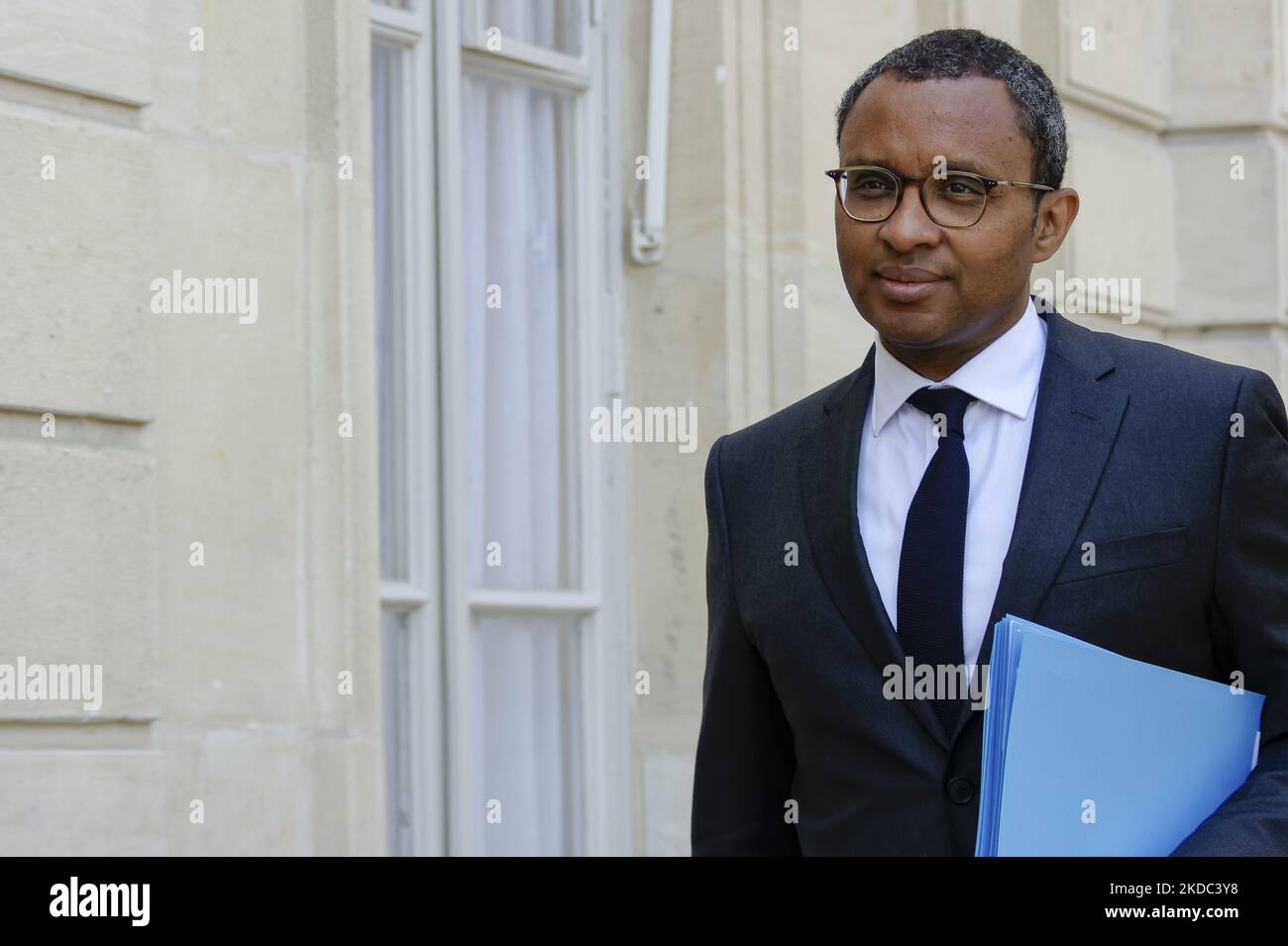 FRANCE - PARIS – GOVERNMENT – POLITICS - French Education and Youth Minister Pap Ndiaye leaves the cabinet meeting at the Elysee Palace - June 14, 2022, Paris. (Photo by Daniel Pier/NurPhoto) Stock Photo