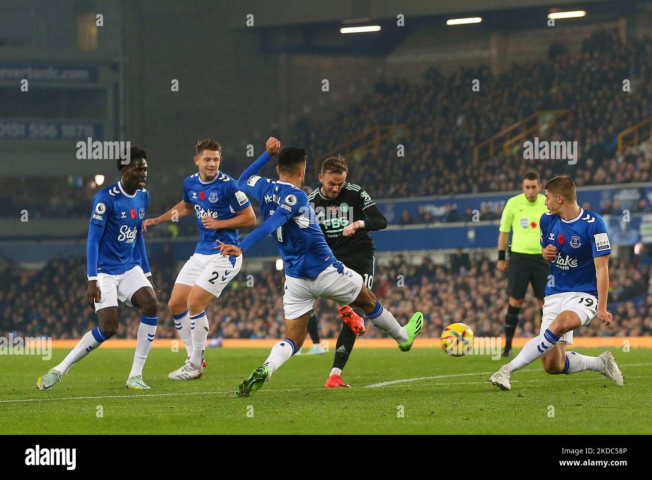 Everton, UK. 05th Nov, 2022. James Maddison of Leicester City (c) shoots at goal. Premier League match, Everton v Leicester City at Goodison Park in Liverpool on Saturday 5th November 2022. this image may only be used for Editorial purposes. Editorial use only, license required for commercial use. No use in betting, games or a single club/league/player publications. pic by Chris Stading/Andrew Orchard sports photography/Alamy Live news Credit: Andrew Orchard sports photography/Alamy Live News Stock Photo