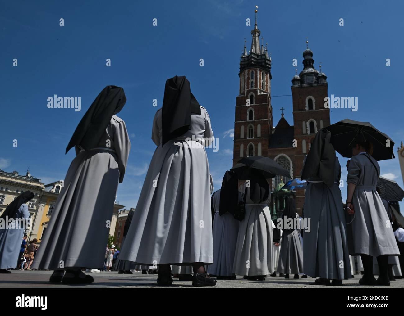 Members of local women's religious congregations during the Corpus