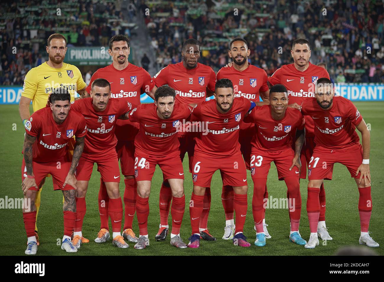 Atletico line up (L-R) Jan Oblak, Stefan Savic, Geoffrey Kondogbia, Matheus Cunha, Jose Maria Gimenez, Rodrigo de Paul, Antoine Griezmann, Sime Vrsaljko, Koke Resurreccion, Reinildo Mandava, Yannick Carrasco during the La Liga Santader match between Elche CF and Club Atletico de Madrid at Estadio Manuel Martinez Valero on May 11, 2022 in Elche, Spain. (Photo by Jose Breton/Pics Action/NurPhoto) Stock Photo