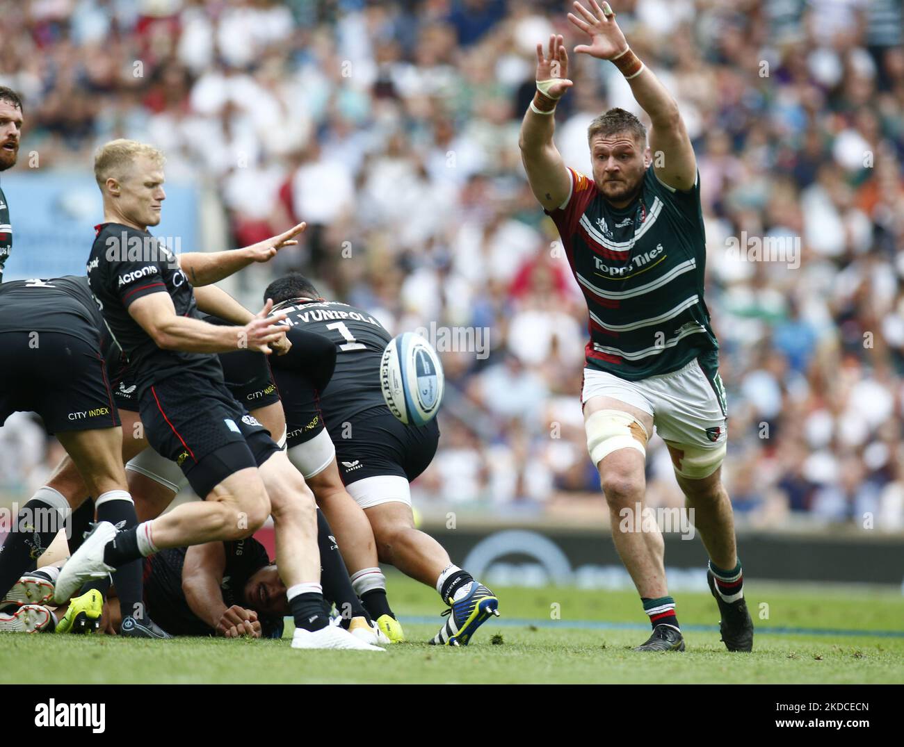 L-R Aled Davies of Saracens and Calum Green of Leicester Tigers during Gallagher English Premiership Final between Saracens against Leicester Tigers at Twickenham stadium, London on 18th June , 2022 (Photo by Action Foto Sport/NurPhoto) Stock Photo