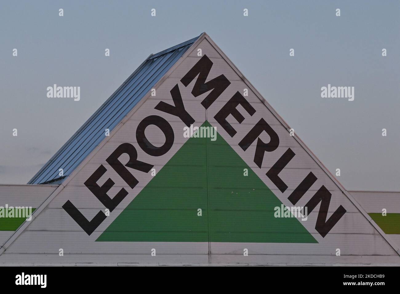 Logo of Leroy-Merlin in Rzeszow. On Thursday, June 23, 2022, in Rzeszow, Podkarpackie Voivodeship, Poland. (Photo by Artur Widak/NurPhoto) Stock Photo