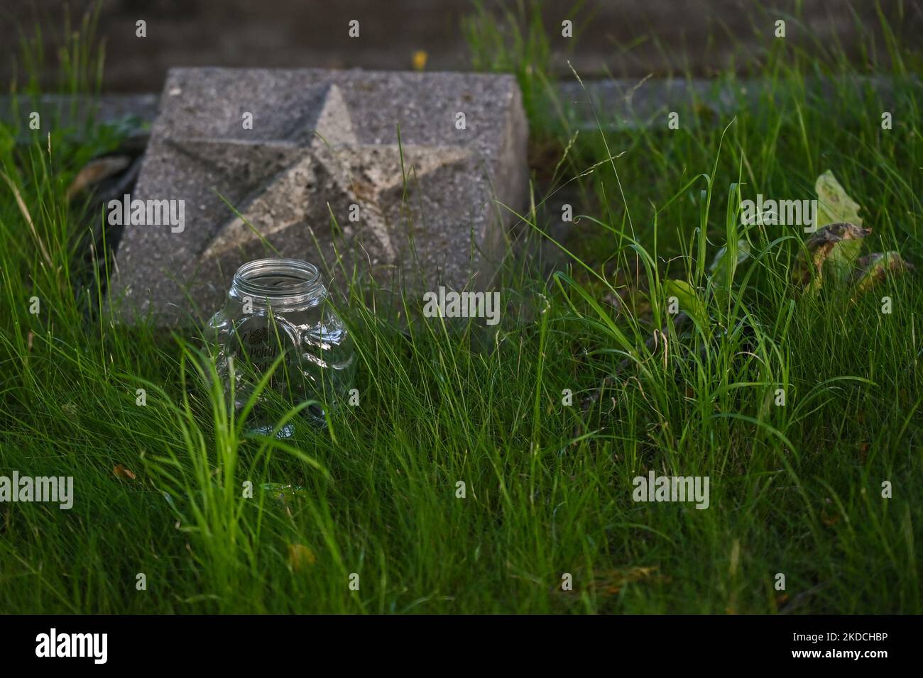 Soldier graves soviet star hi-res stock photography and images - Alamy